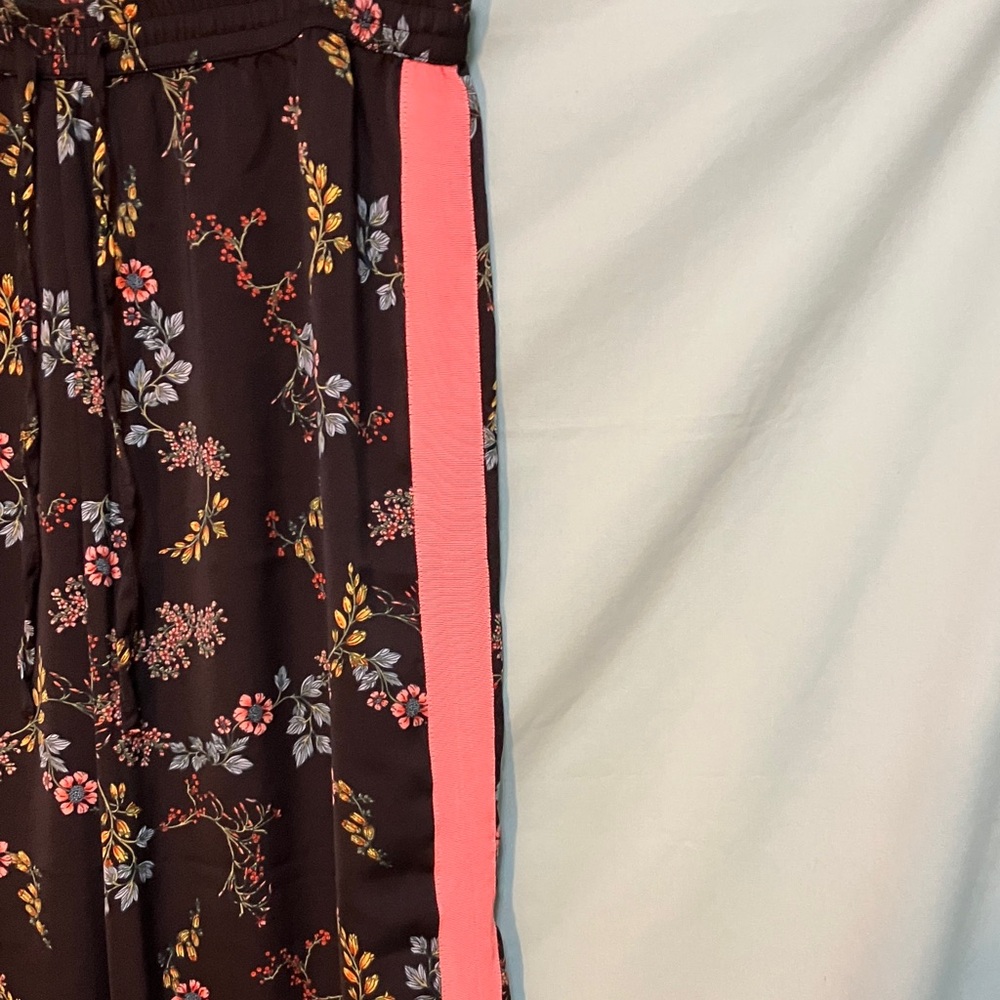 Who What Wear Black Floral Pants - Picture 3 of 8